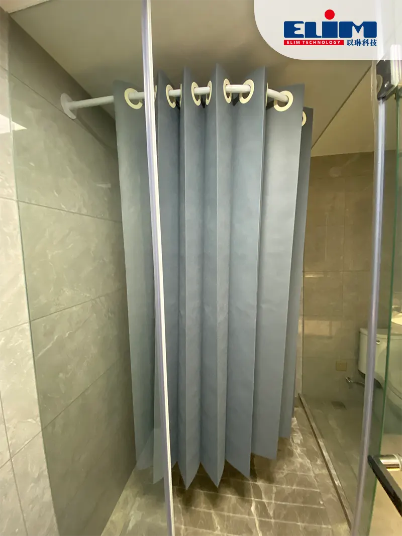 Avantages des rideaux de douche jetables